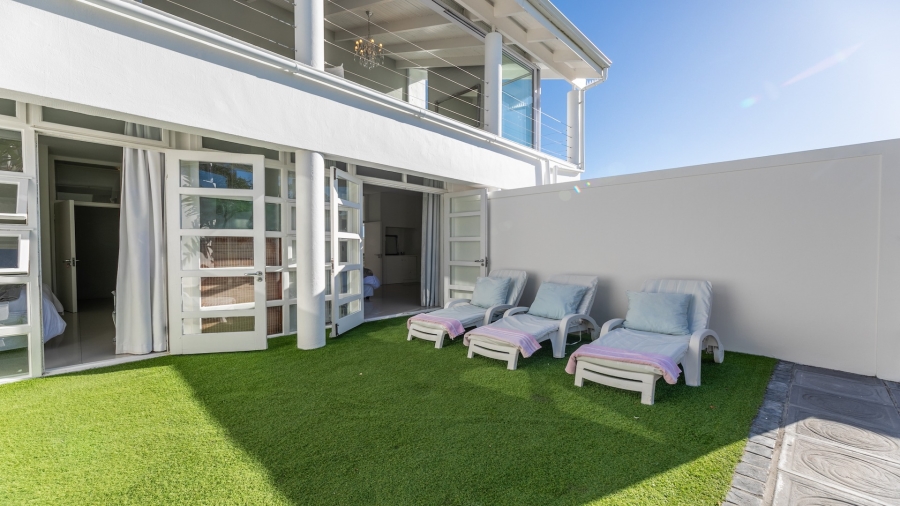 5 Bedroom Property for Sale in Bloubergstrand Western Cape